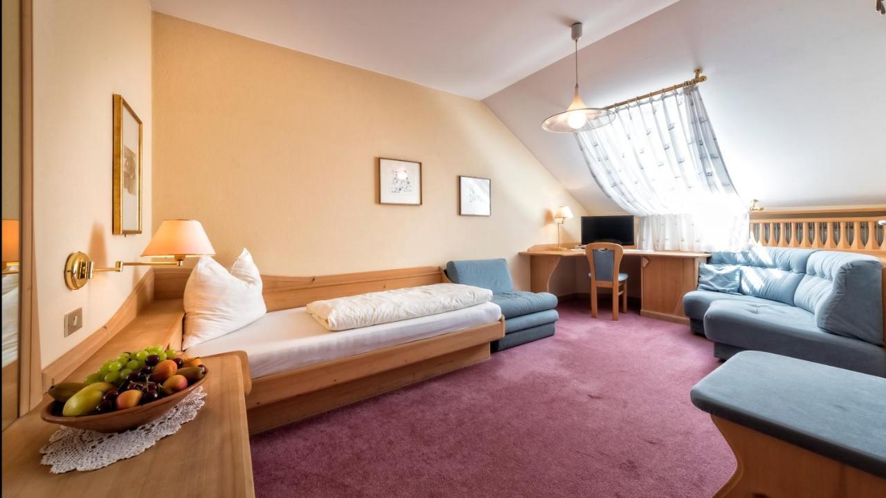 Hotel Brueckenwirt Novacella Buitenkant foto