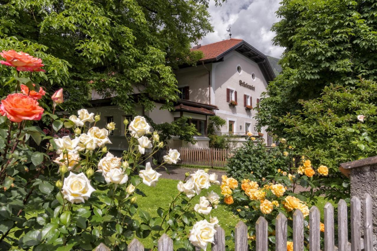Hotel Brueckenwirt Novacella Buitenkant foto