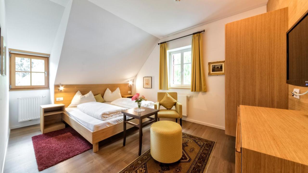Hotel Brueckenwirt Novacella Buitenkant foto