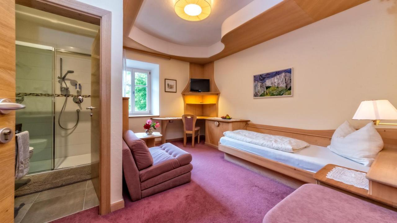 Hotel Brueckenwirt Novacella Buitenkant foto