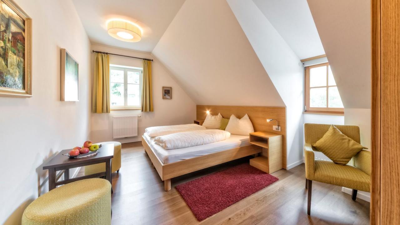 Hotel Brueckenwirt Novacella Buitenkant foto
